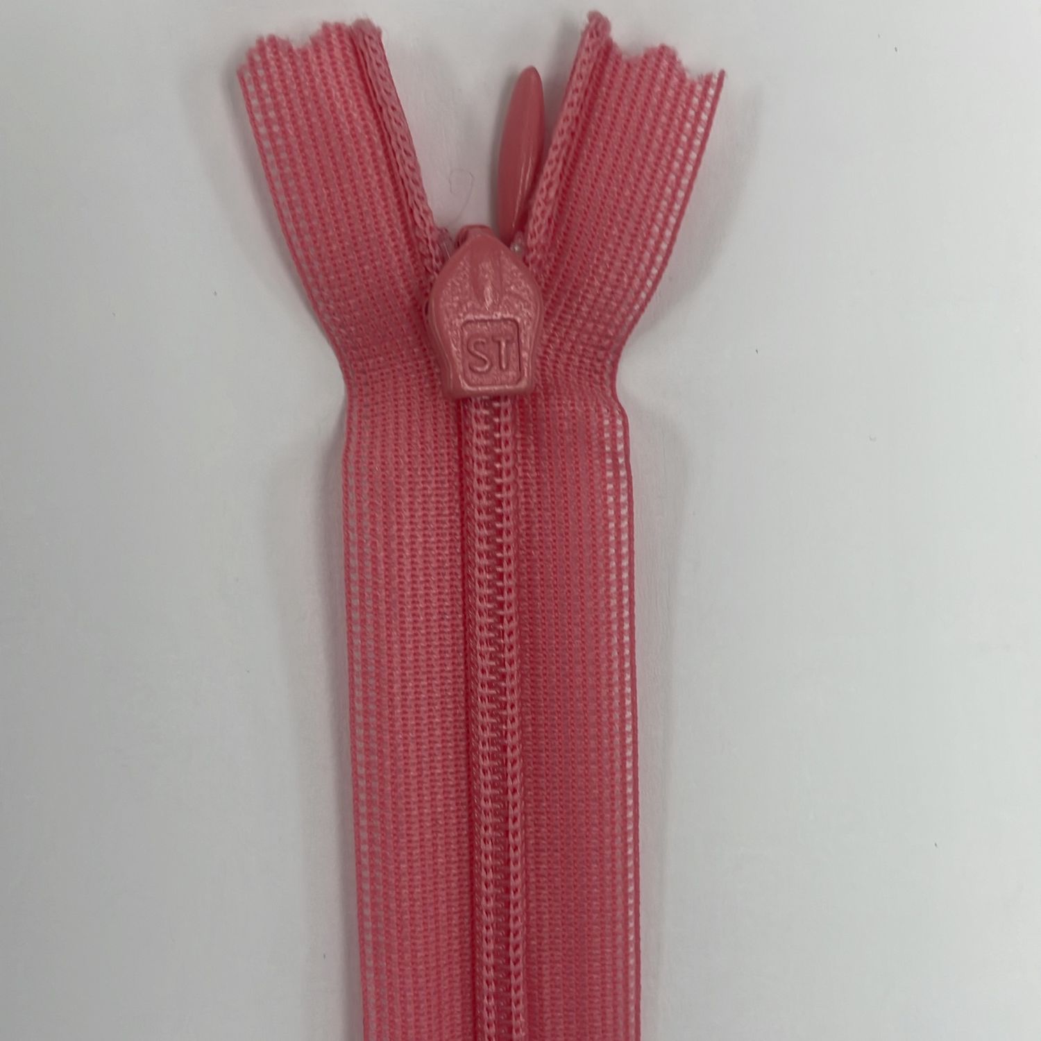 [ ZI-EN-815-20 ] Zip invisible 20cm - Hot pink per Each