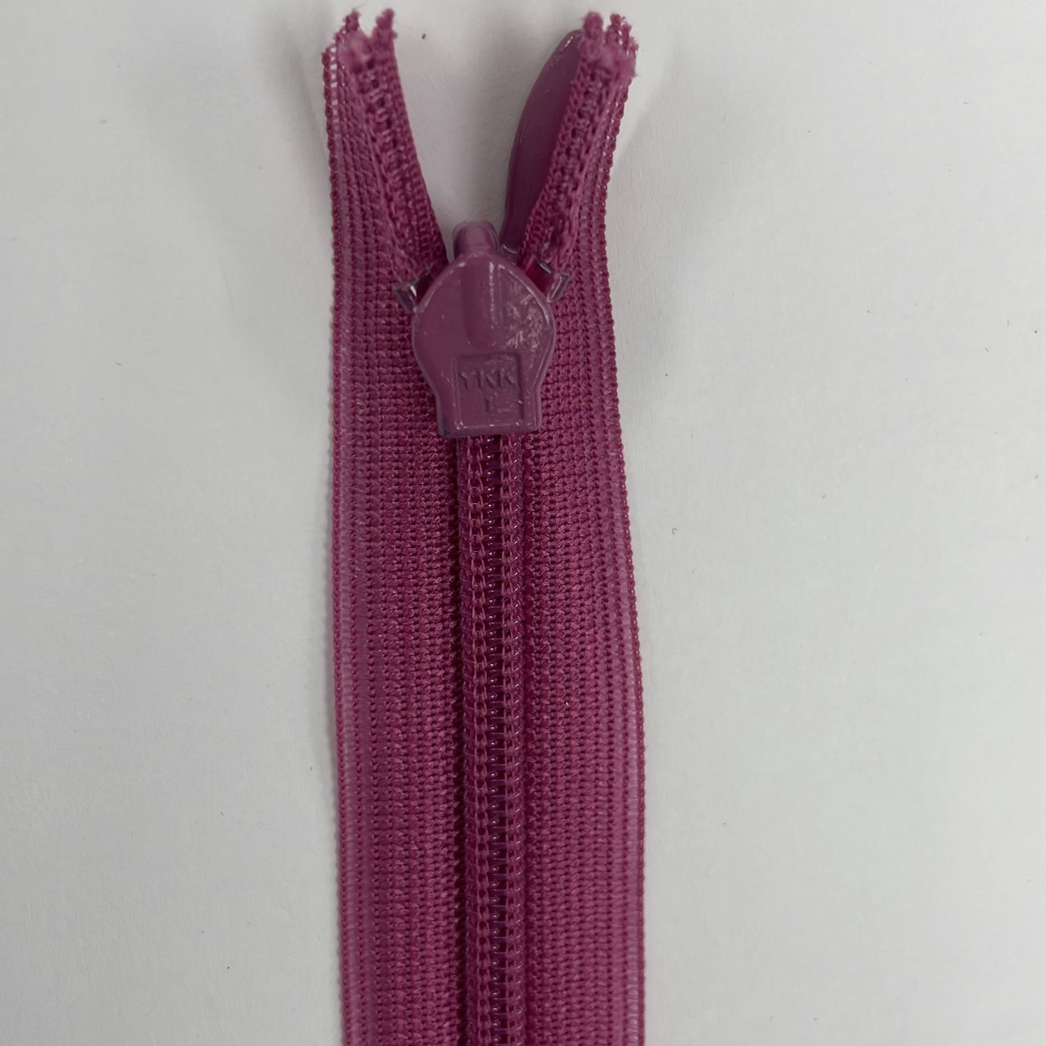 [ ZI-YKK-524-20 ] Zip invisible 20cm - Purple shade per Each