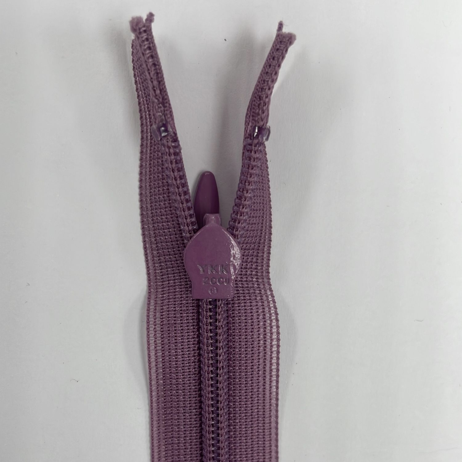 [ ZI-YKK-376-20 ] Zip invisible 20cm Lavender per Meter