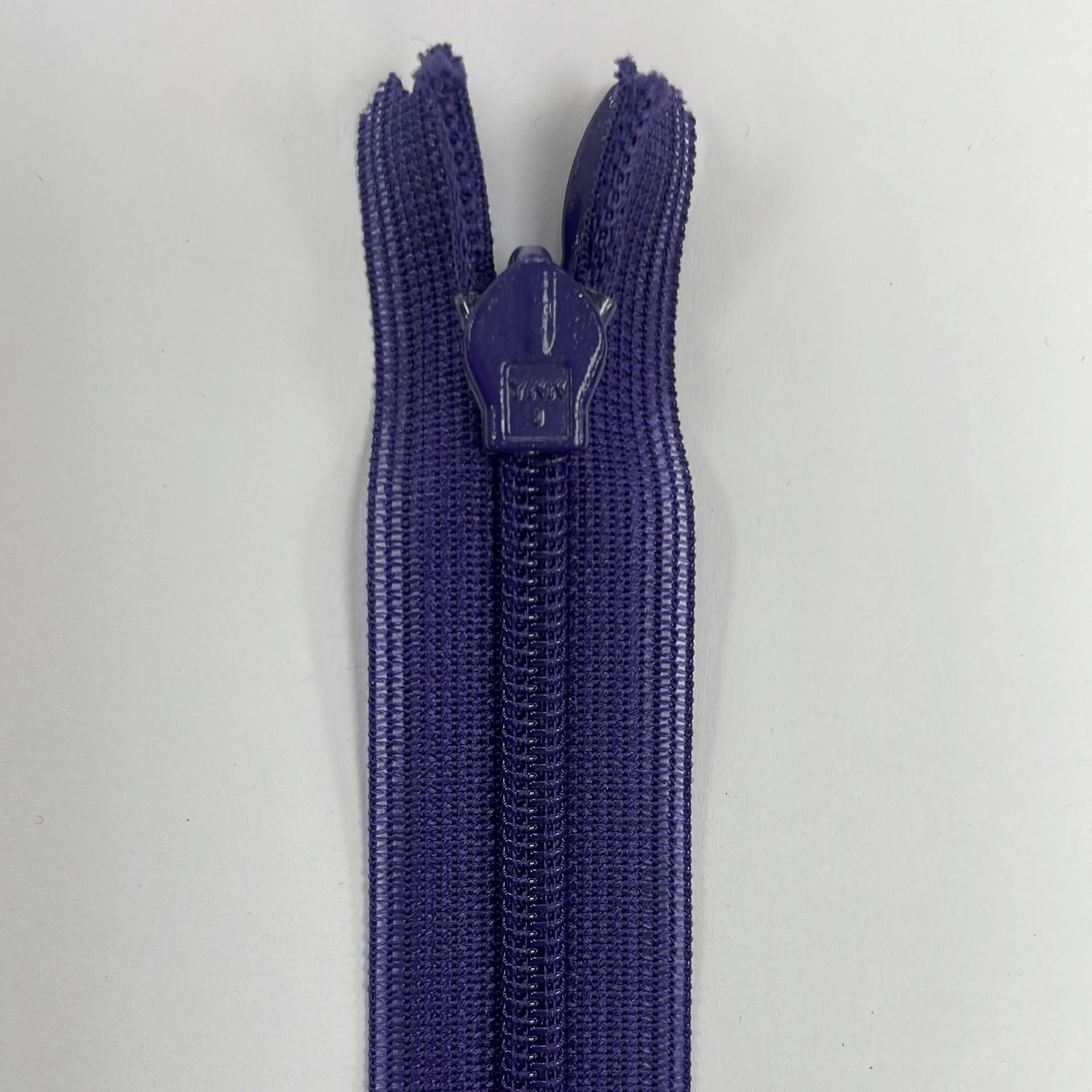 [ ZI-YKK-866-20 ] Zip Invisible 20cm - Dark Purple per Each