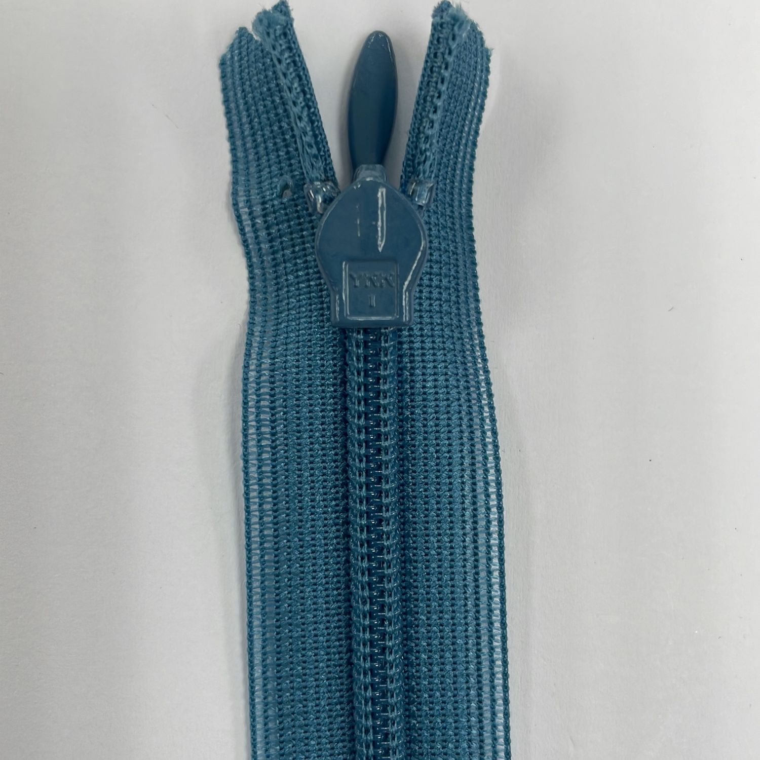 [ ZI-YKK-556-20 ] Zip invisible 20cm - Dark Airforce Blue per Each