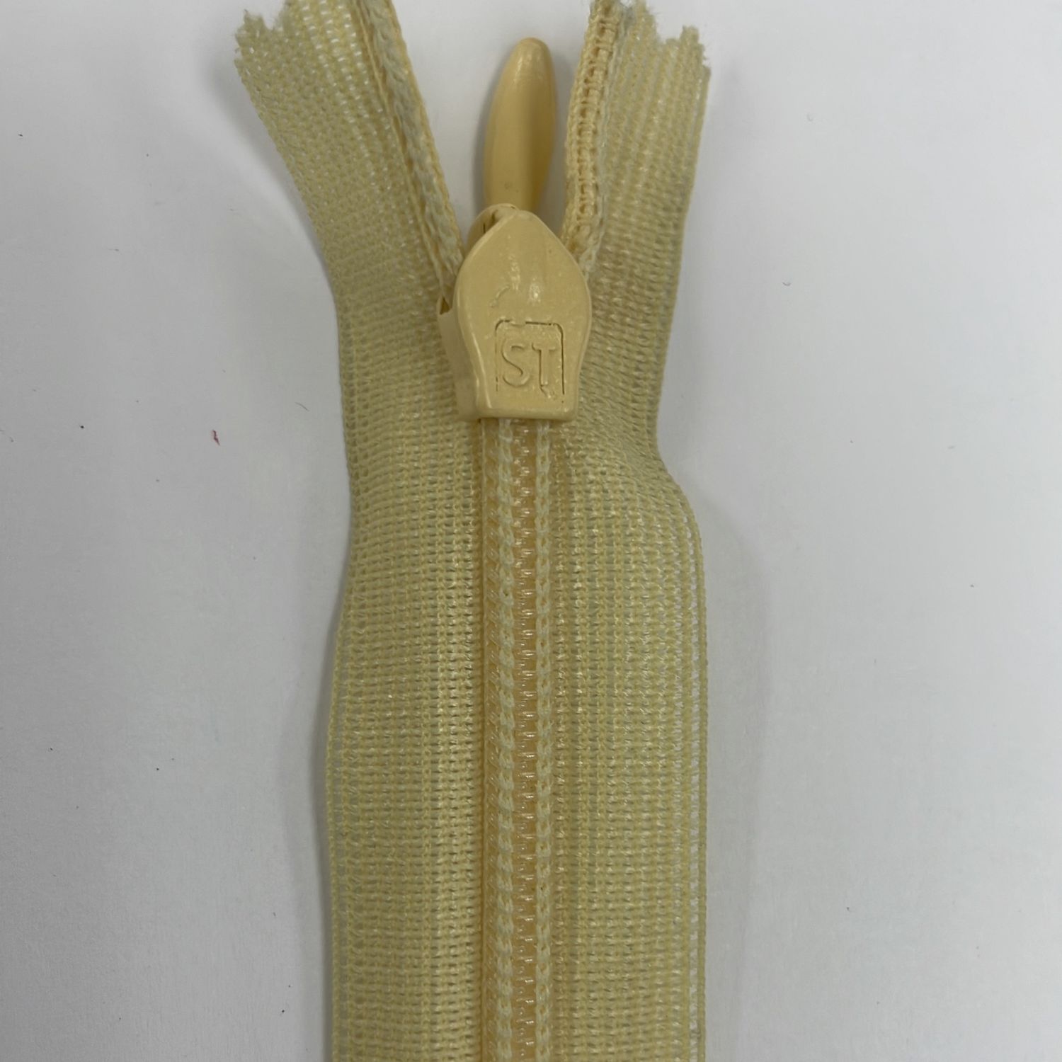 [ ZI-EN-842-20 ] Zip invisible 20cm Ivory per Each