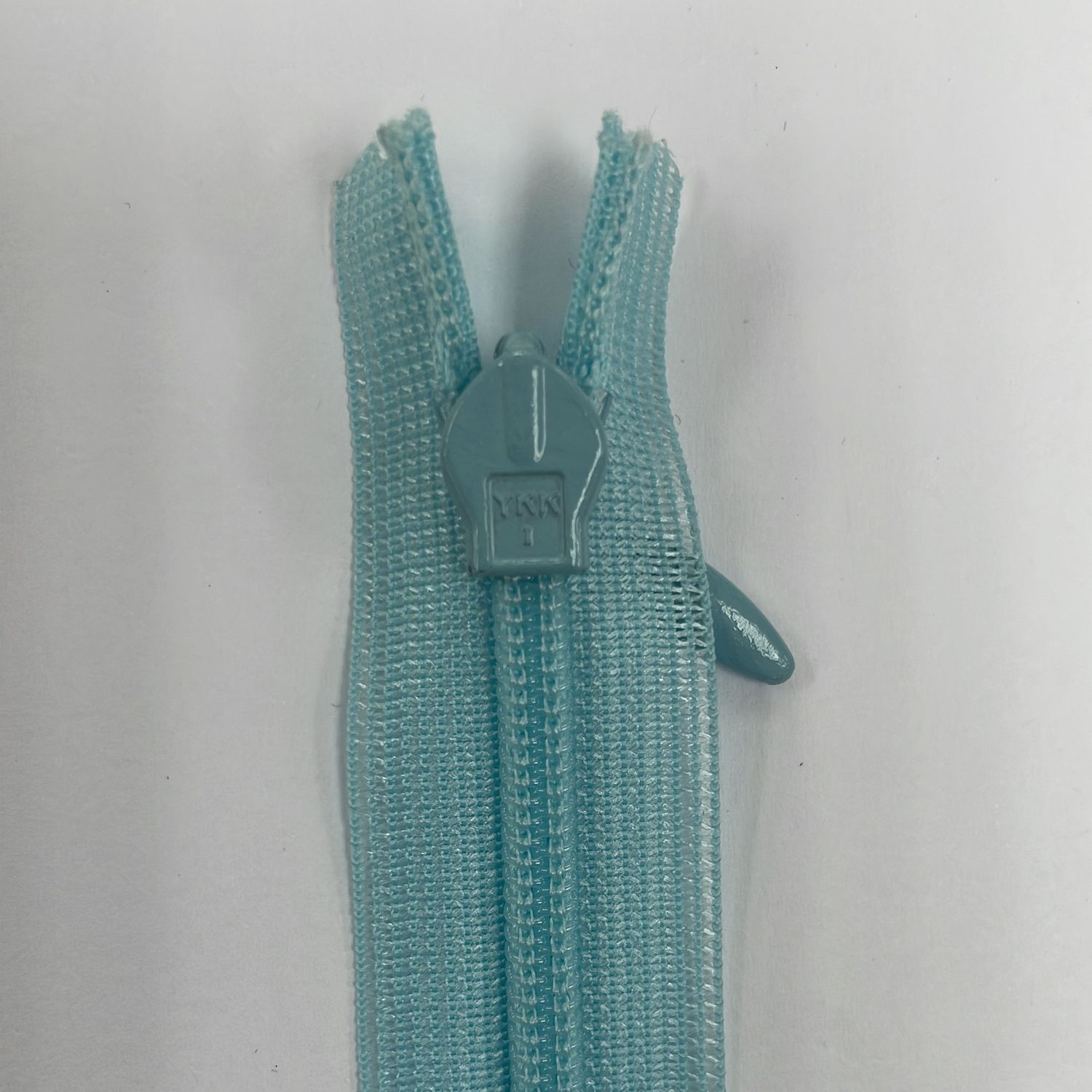 [ ZI-YKK-544-20 ] Zip invisible 20cm - Light blue per Each