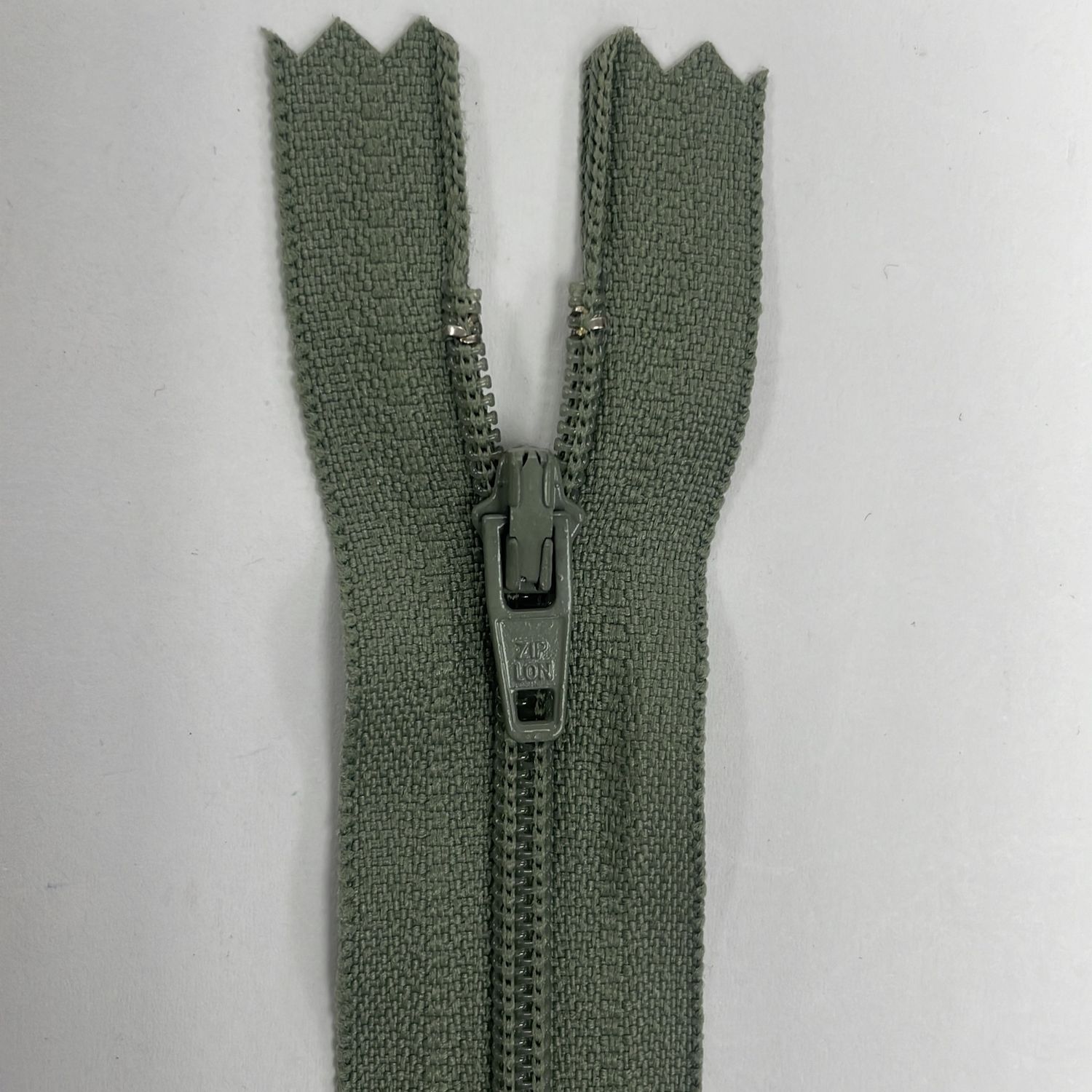 [ ZD-YKK-562-25 ] Zip dress 25cm - Pesto per Each