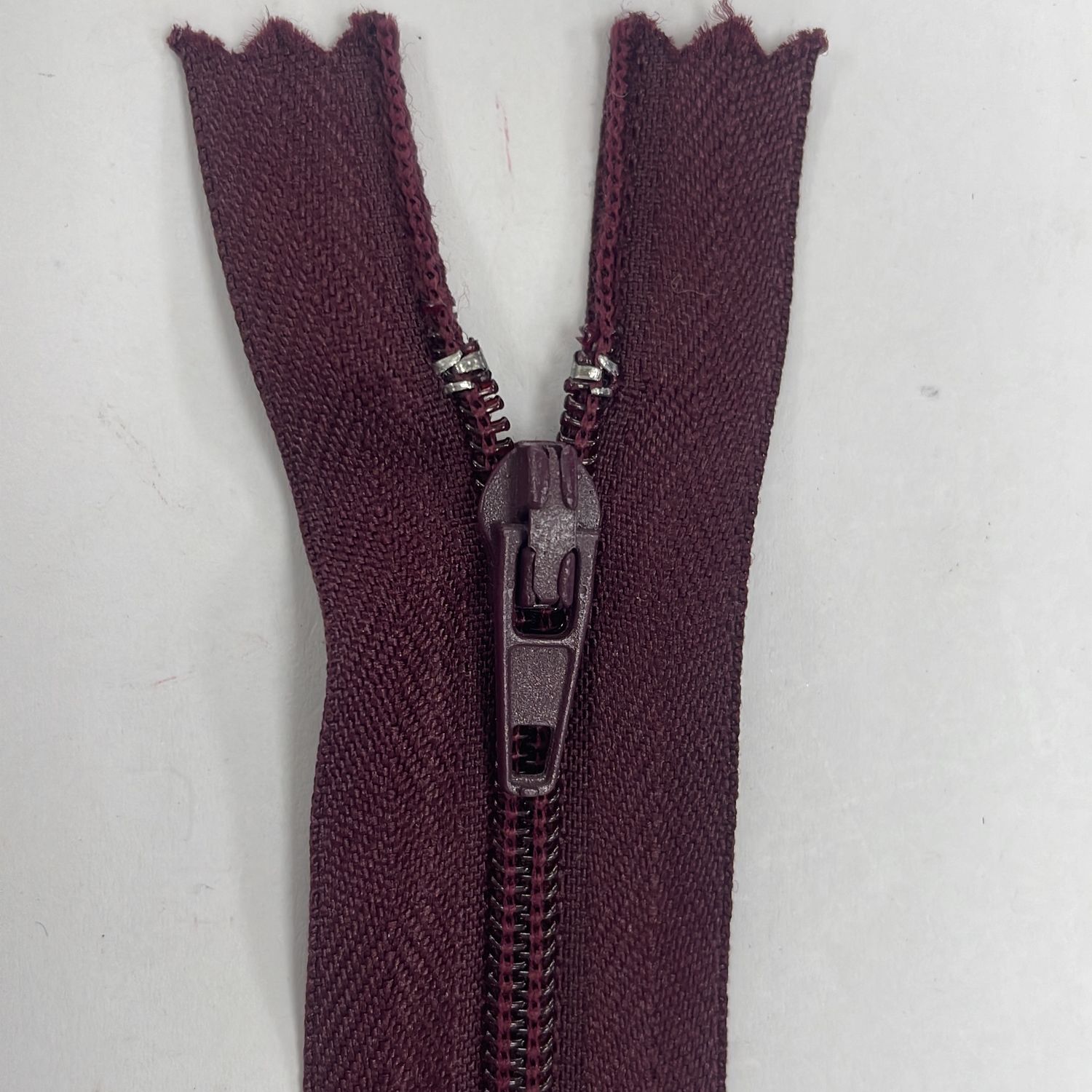 [ ZD-EN-864-25 ] Zip dress 25cm Raisin per Meter