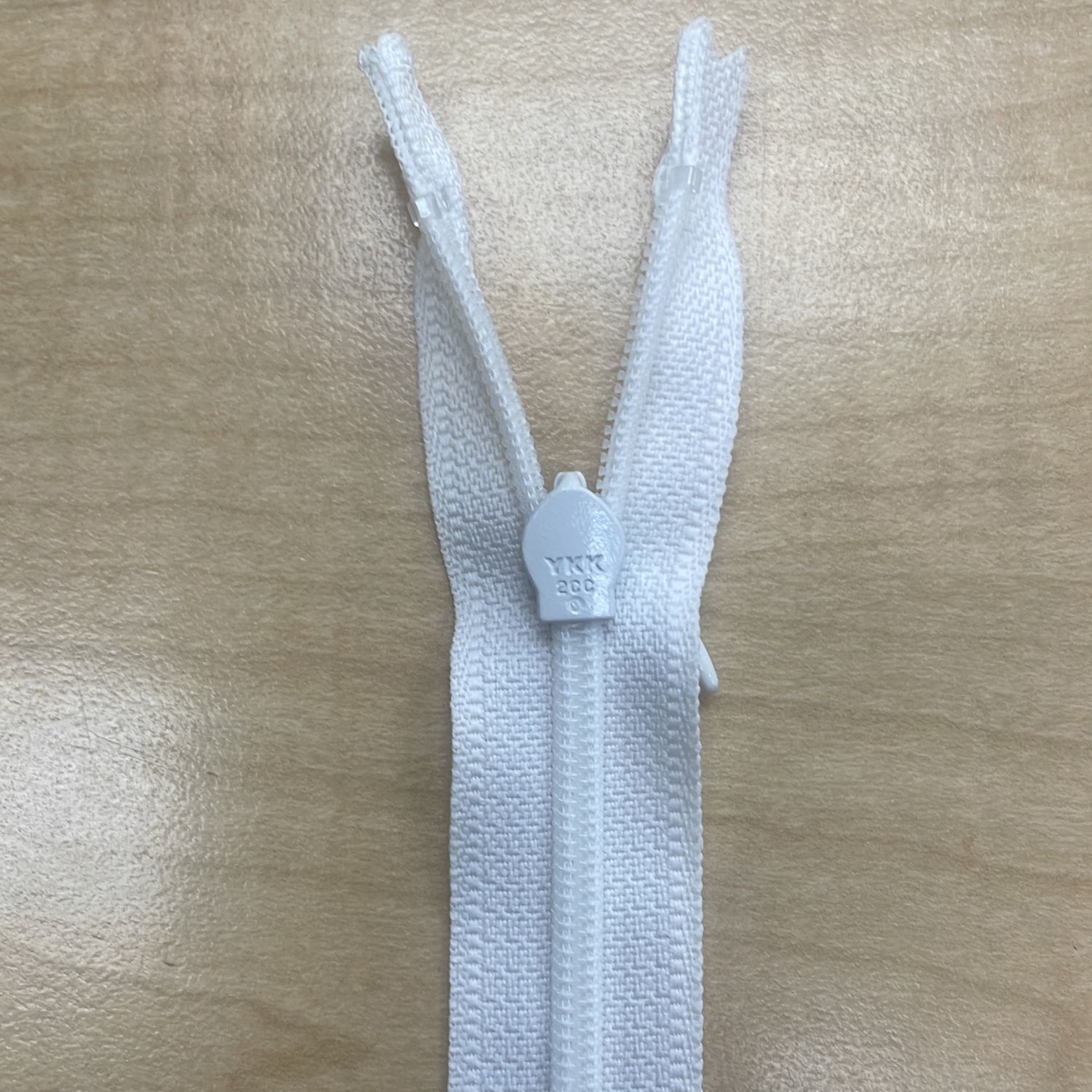 ZIP INVISIBLE-65-CM ea-030-SNOW WHITE