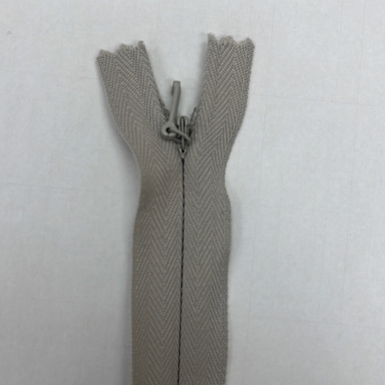 [ 19348 ] Zip Invisible Cotton/20cm/5g/Smoke Grey per Each