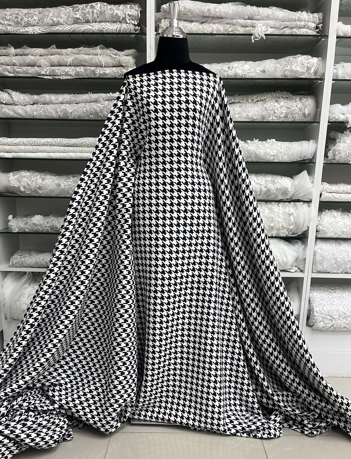 [ 24957 ] Boucle Houndstooth Large-GZ-0081-150-Black/white-3 per Meter