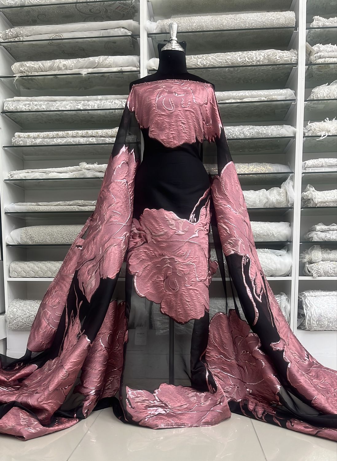 BROCADE FLORAL ORGANDY-(per m)-150-02-BLACK D/PINK