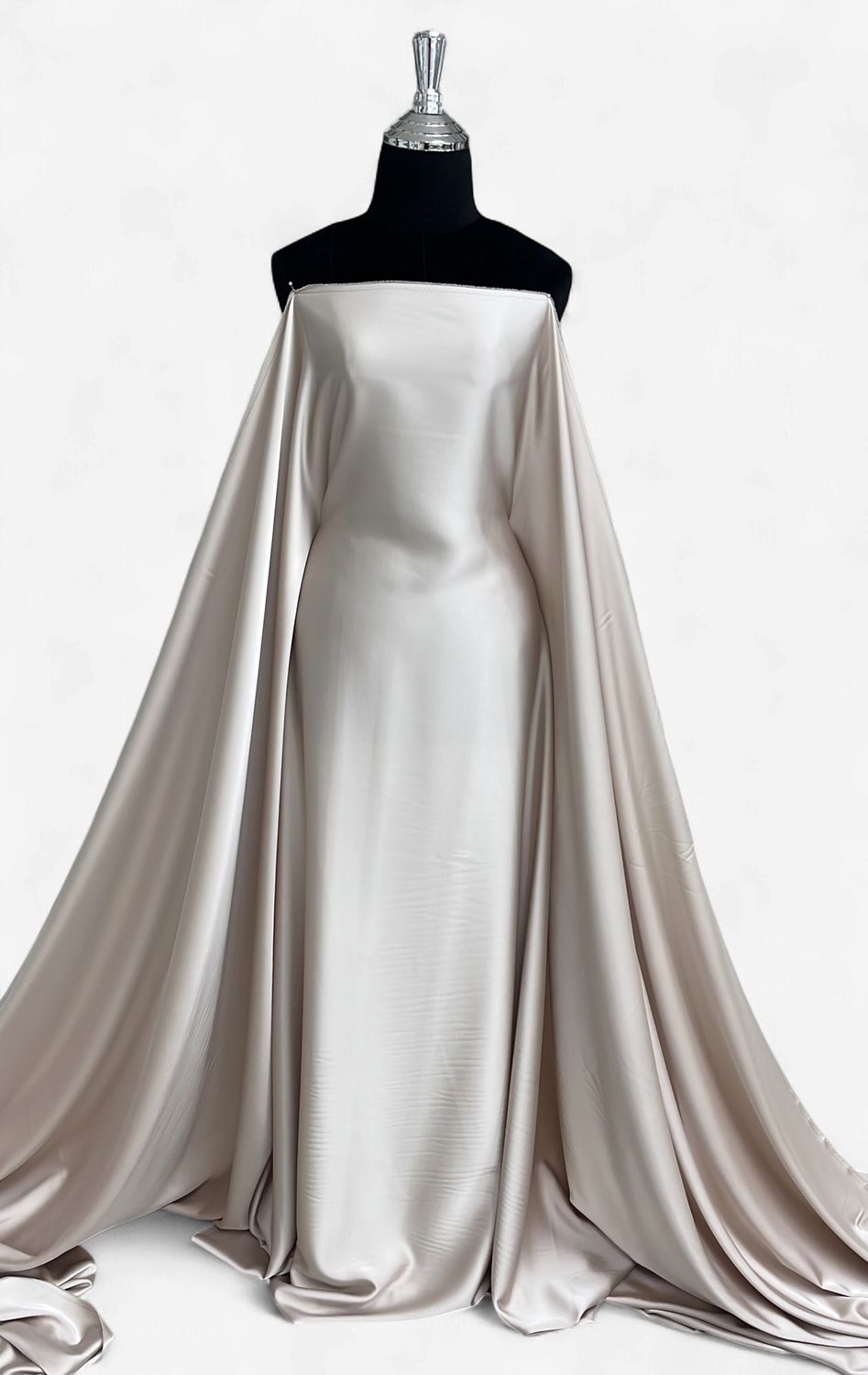 PARIS SILK -(per m)-150-28-NUDE-Despite the name "silk", commercial Paris Silk is a high-grade, silky-smooth synthetic imitation silk.
