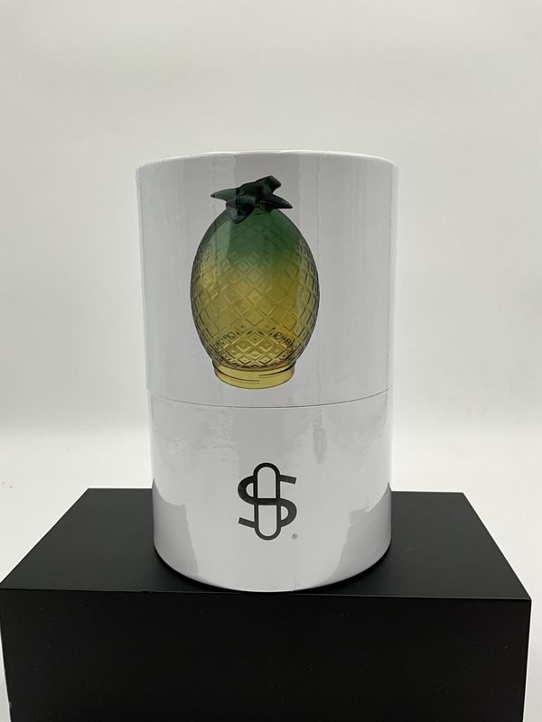 Pineapple globe