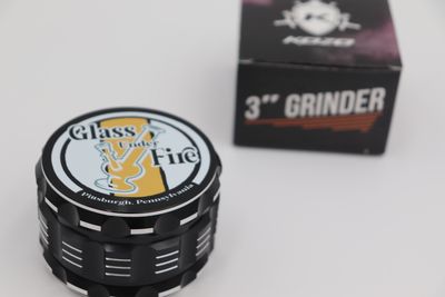 Logo Grinder Black 3”