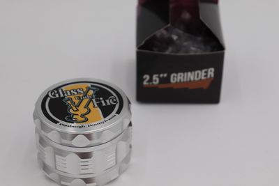 2.5” GUF grinder silver
