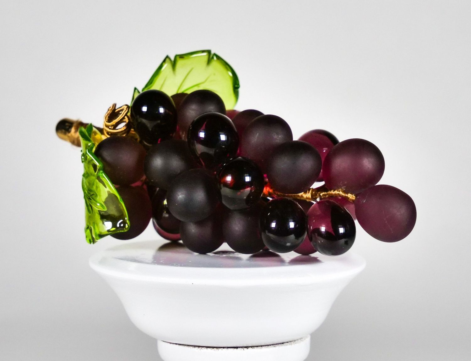 Via Graceffo Murano Grape Clusters, Small, Color: Violet
