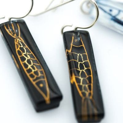 Momo Glassworks GC-034 Pisces Blk/Gold Earrings