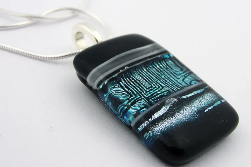 Momo Glassworks BM-245 Andromeda Pendant Medium