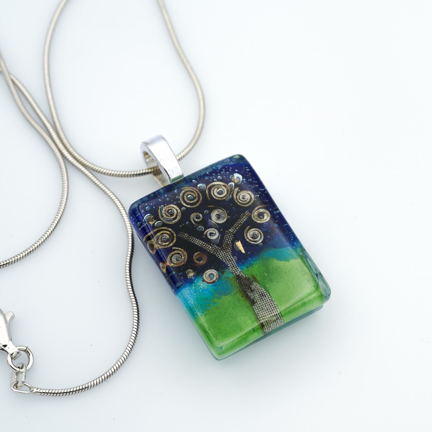 Momo Glassworks GC-223: Dream Tree Pendant