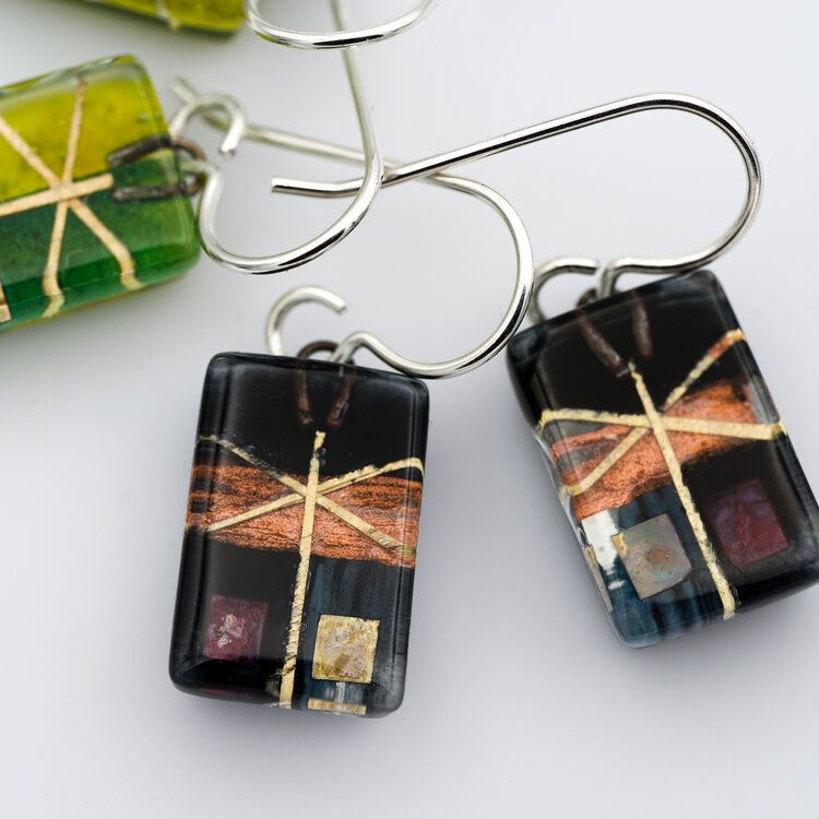 Momo Glassworks GC-106 Black Dragonfly Drops