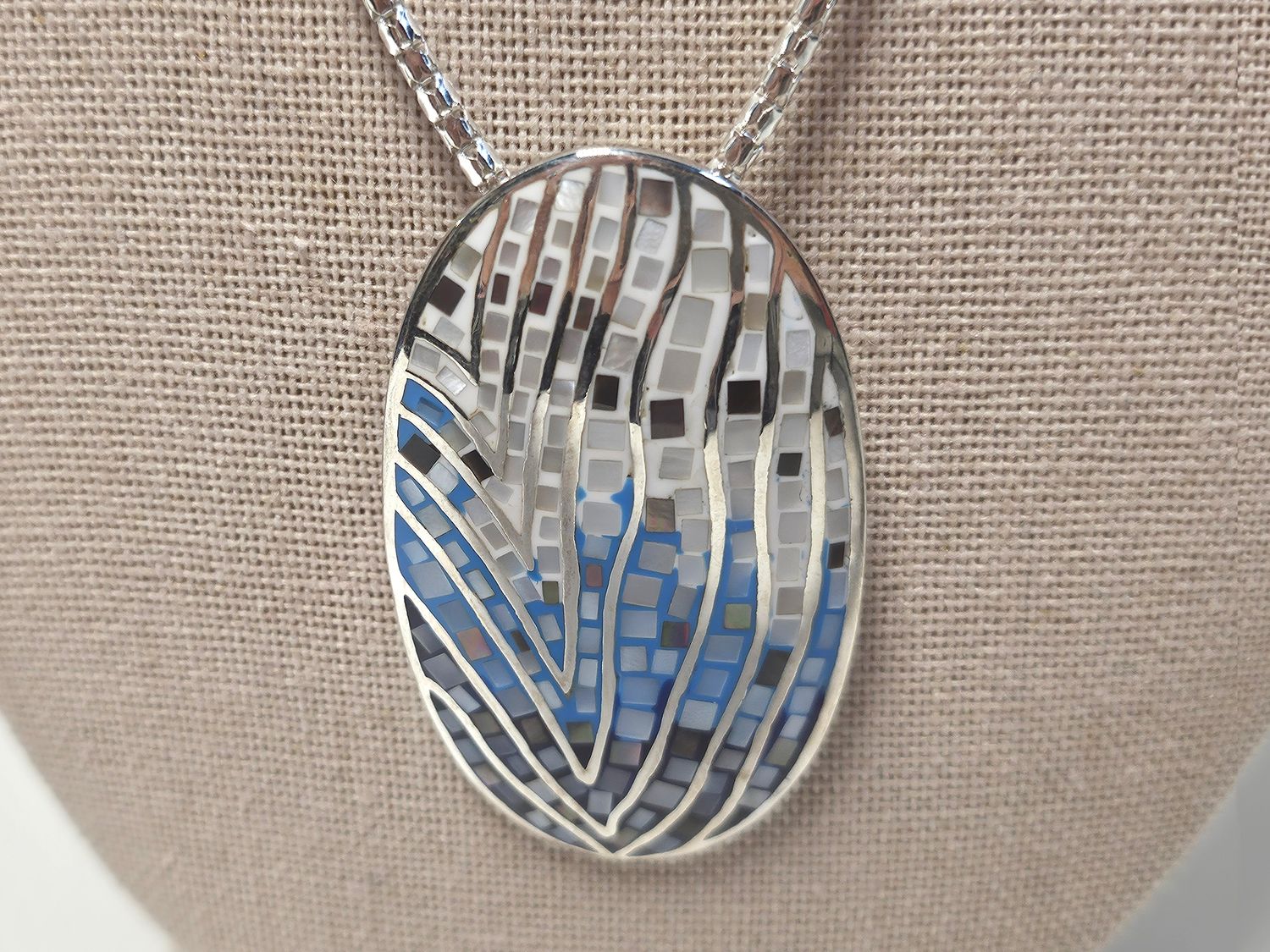 MedArtCo Mosaic Oval MOP Pendant NAOC4224-3