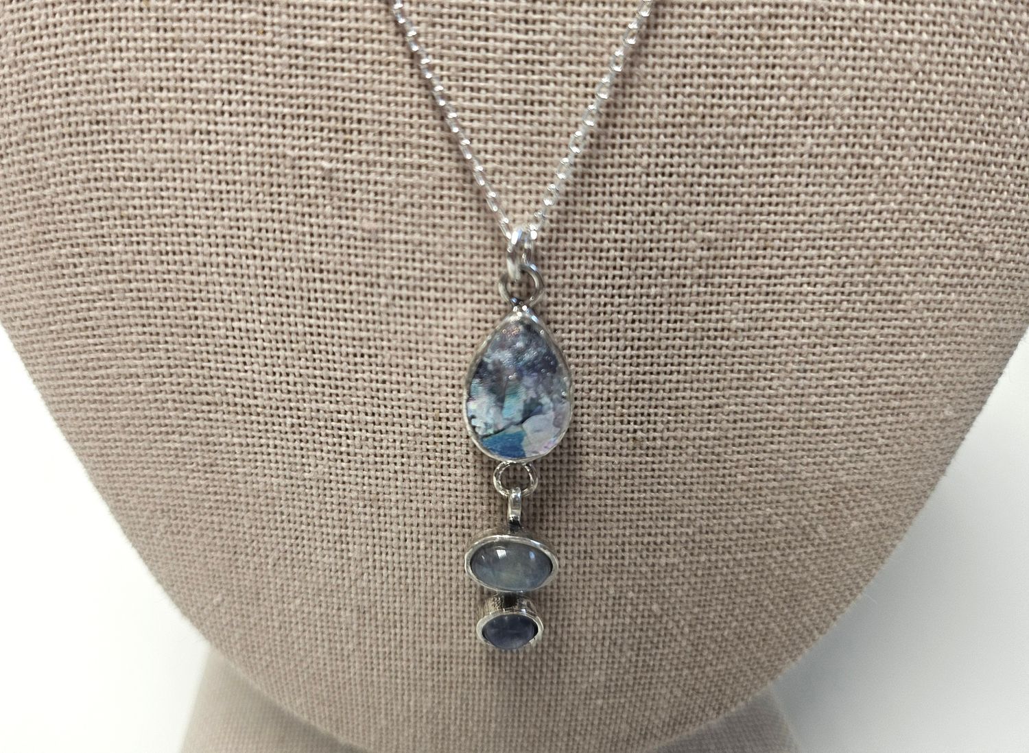 Medartco ARG ASE19046PP Moonstone/Kayanite Pendant