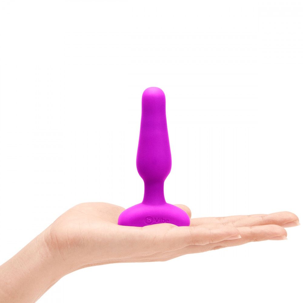 B-Vibe Novice Remote Plug, COLOR: FUCHSIA, Size: Novice (3X1in)