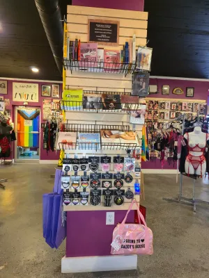 NOVELTIES & GAMES