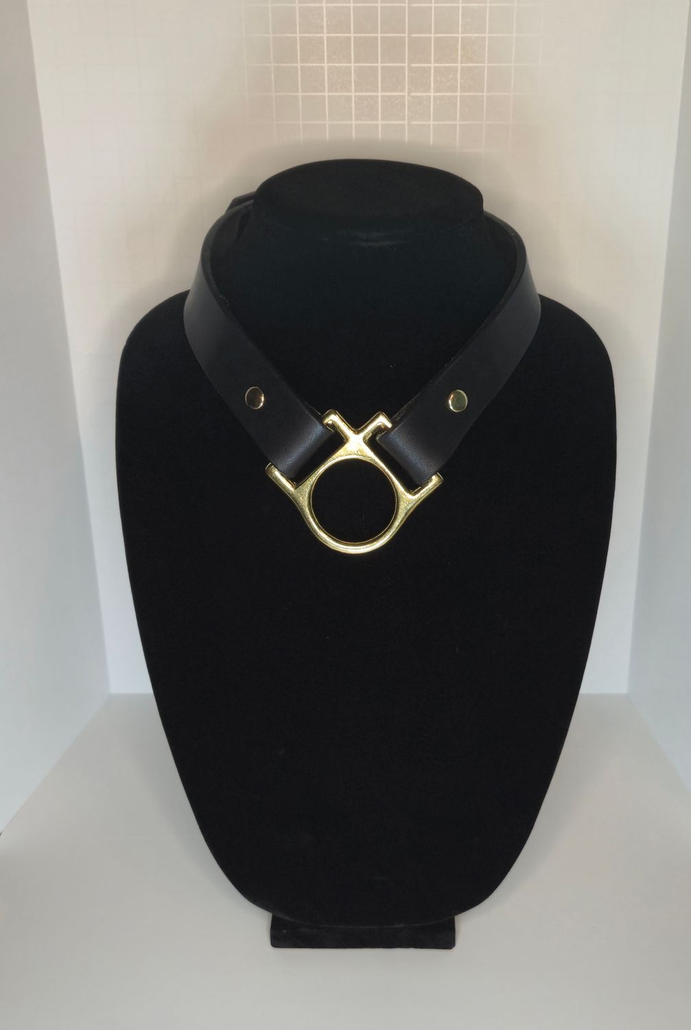 Chevron Collar