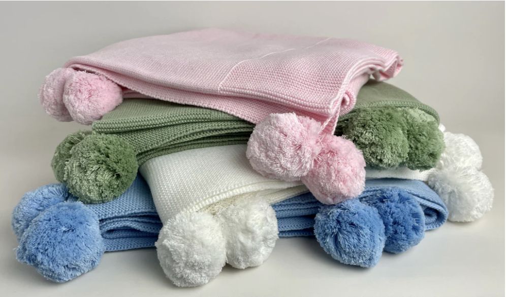 KNIT BABY BLANKET W POMPOMS