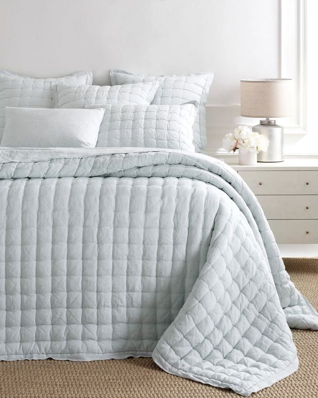 LUSH LINEN PUFF COVERLET