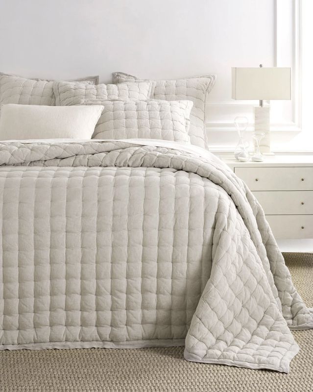 LUSH LINEN PUFF COVERLET