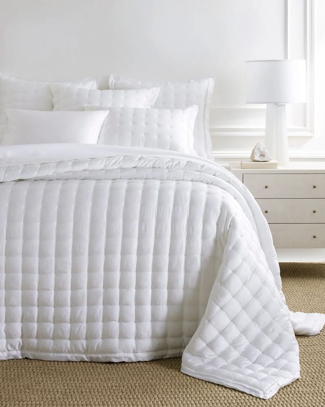 SILKEN SOLID PUFF COVERLET