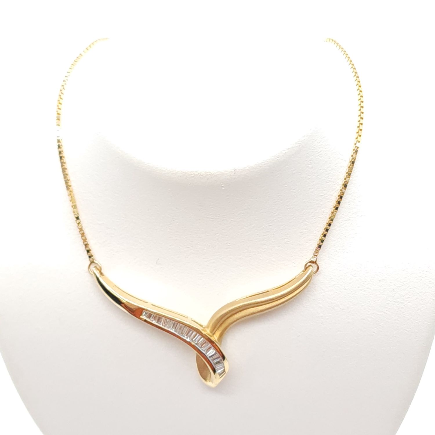 14k Gold  Twisted Diamond Pendant Necklace #C499