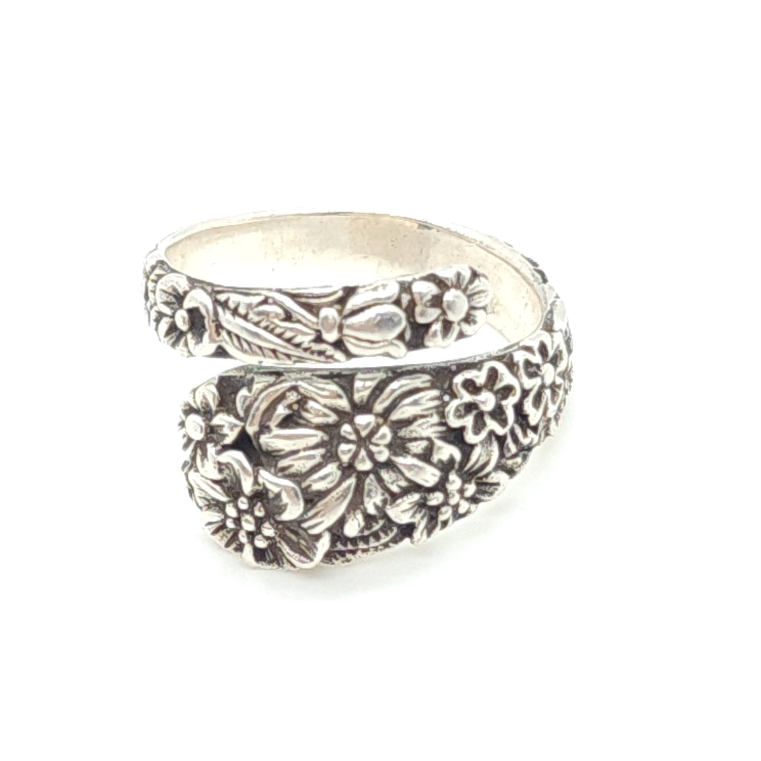 Sterling Silver Flower Ring Size: 6 #493