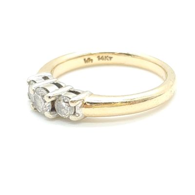 14k Three Stone Diamond Ring Size: 6.5