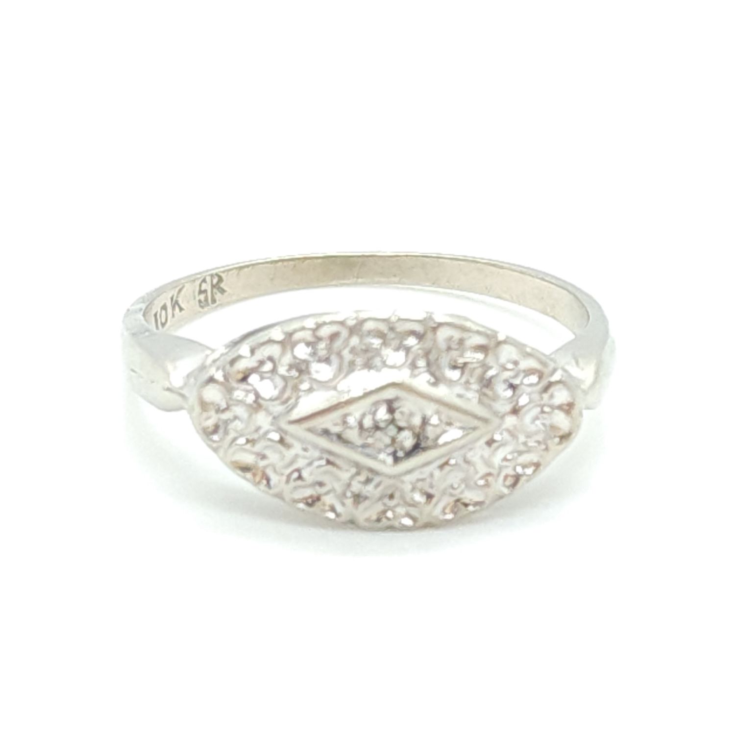 10k White Gold Vintage Ring Size: 7