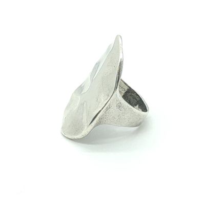 Sterling Silver Statement Ring Size: 7