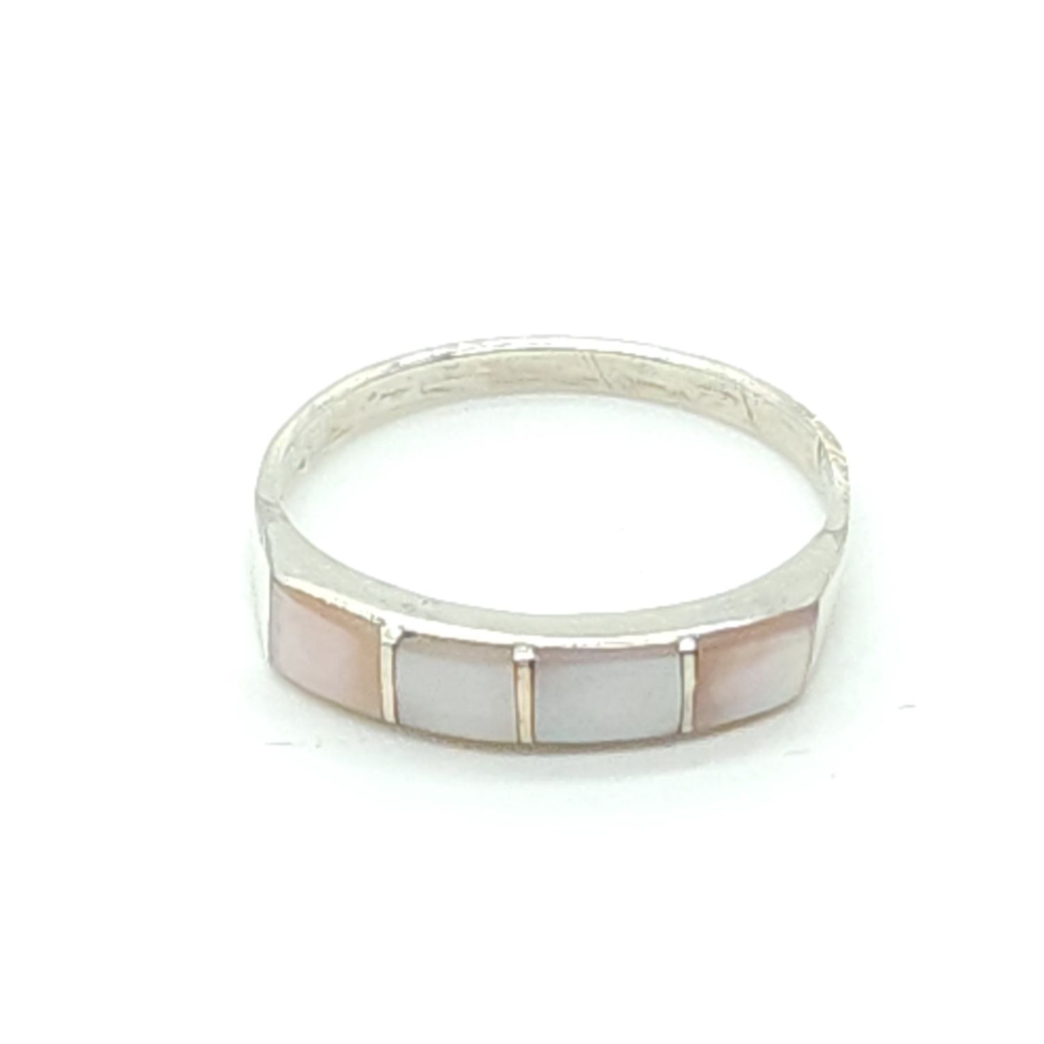 Sterling Silver Mother of Pearl Ring Size: 6.5