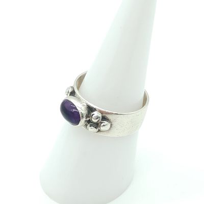 Sterling Silver Tanzanite Ring Size: 8