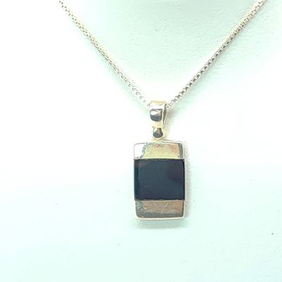 Sterling Silver Box Chain w/ Black Onyx Pendant Size: 18"
