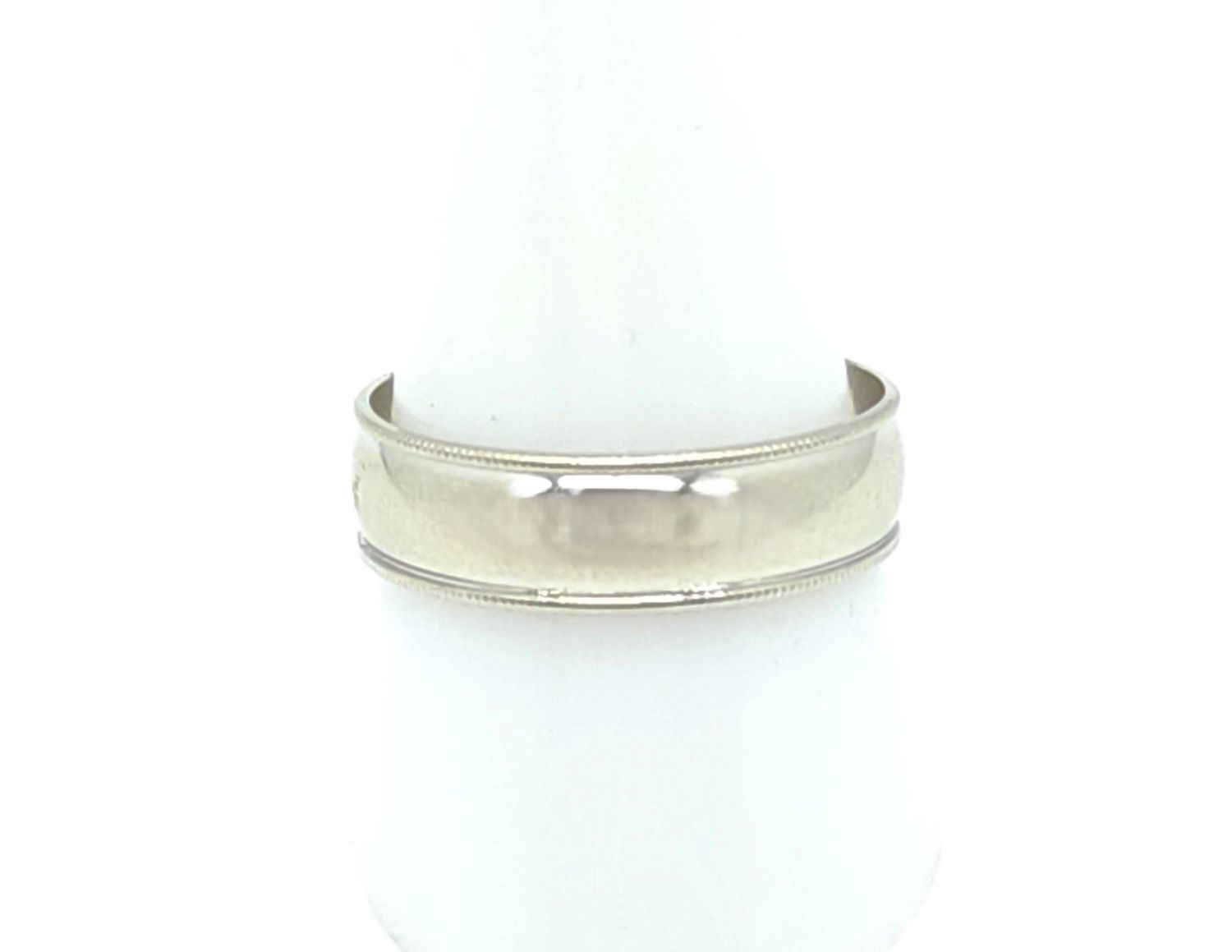 10k White Gold Band Size: 10.5