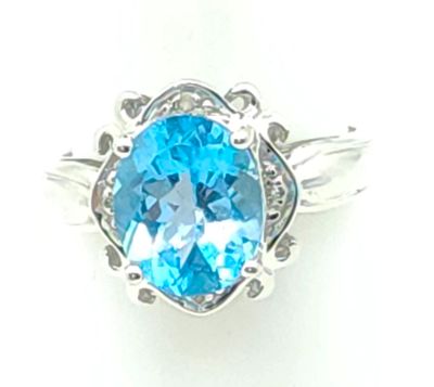 10k White Gold Topaz Ring Size: 7