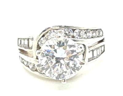 Sterling Silver CZ Swirl Ring Size: 5