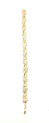10k Gold Tri-Tone Rose Link Bracelet Size: 7.5&quot;