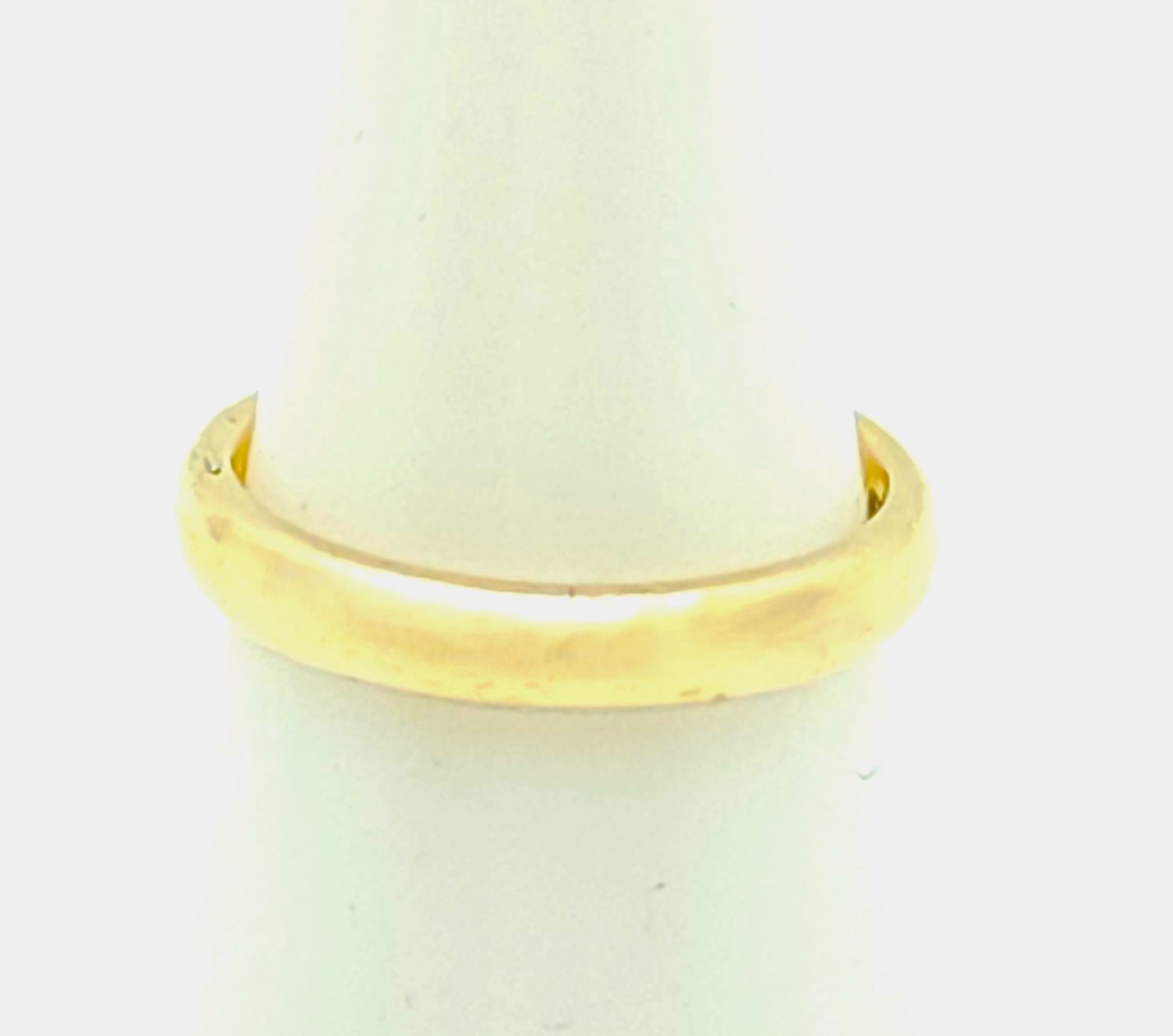 14k Gold Band Size: 8