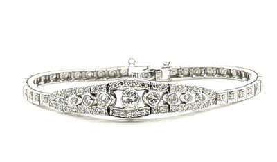14k White Gold Graduated Diamond Bracelet Size:  7&quot;