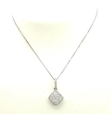 14k White Gold Box Chain w. Diamond Halo Pendant Size: 19.5&quot;