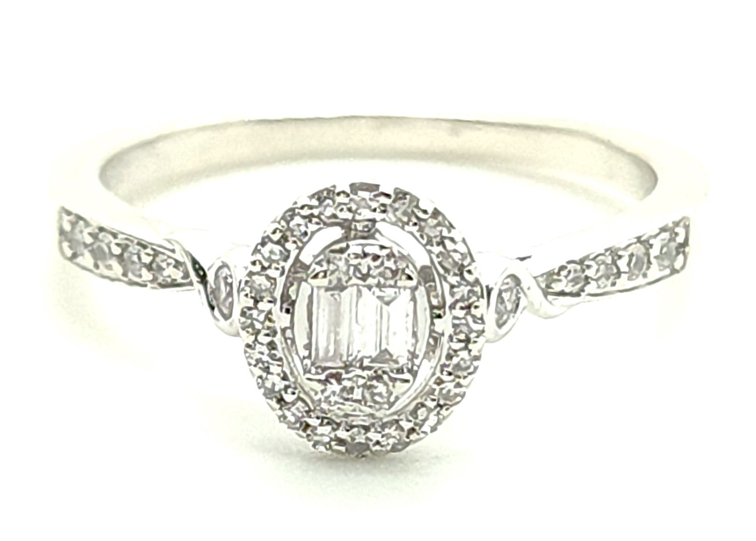 10k White Gold Emerald Cut Halo Ring Size: 7.5