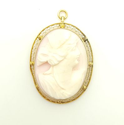 10k Gold Cameo Pendant