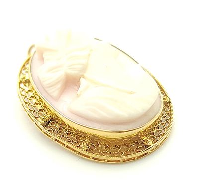 10k Gold Cameo Pendant