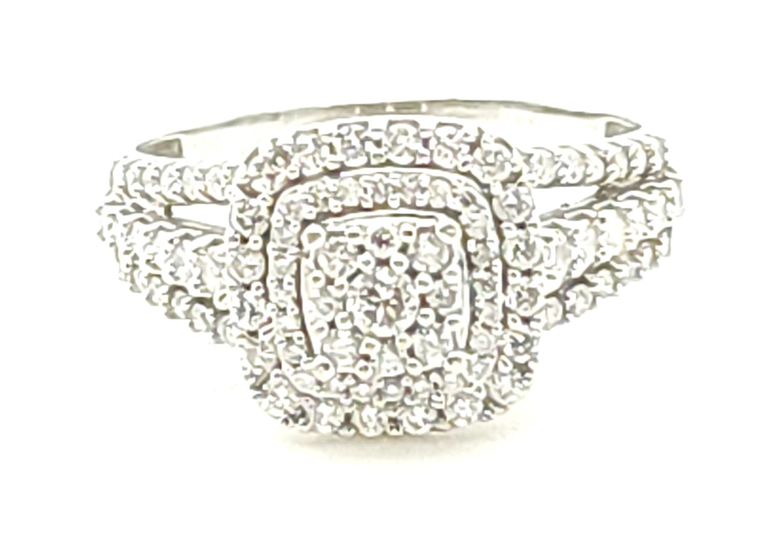 10k White Gold &amp; Diamond Halo Ring Size: 9.5